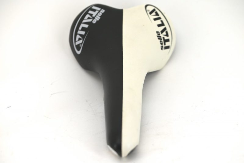 Selle Italia Turbomatic saddle with black and white leather