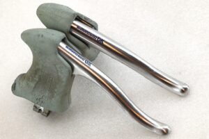 Vintage Shimano 600 AX Brakelevers