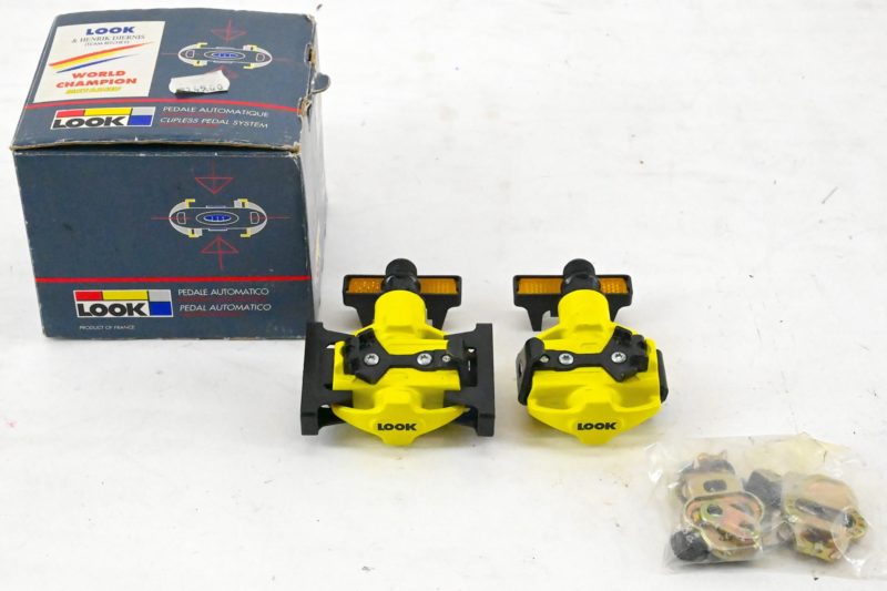 NOS/NIB Classic Look Mountain Bike Click Pedals with Cleats