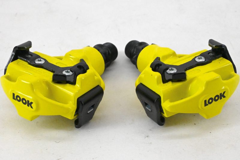 NOS/NIB Classic Look Mountain Bike Click Pedals with Cleats - Image 2