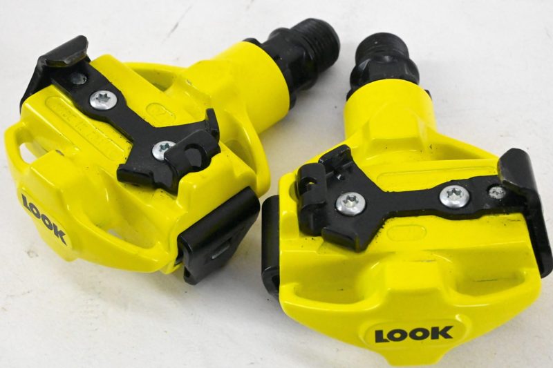 NOS/NIB Classic Look Mountain Bike Click Pedals with Cleats - Image 4