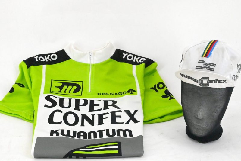 Team Superconfex Kwantum Colnago Jersey with Cycling Cap - Image 5