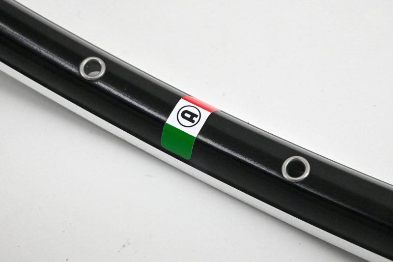 Ambrosio Ecxellight Clincher Rim Set 28 and 32 Holes - Image 2