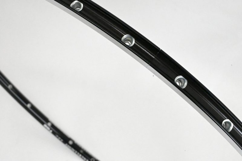 Ambrosio Ecxellight Clincher Rim Set 28 and 32 Holes - Image 3