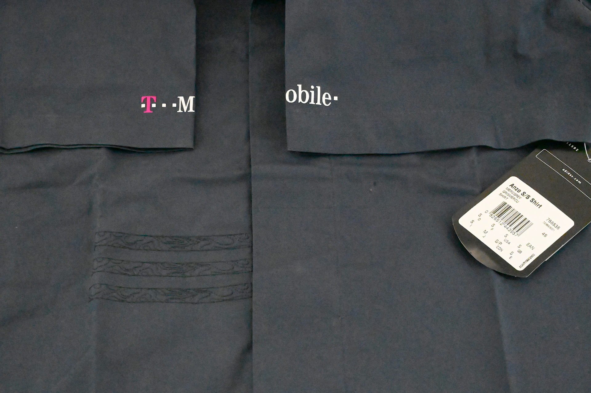 NOS Original Team T-Mobile Adidas Short Sleeve Shirt Size S - Image 6