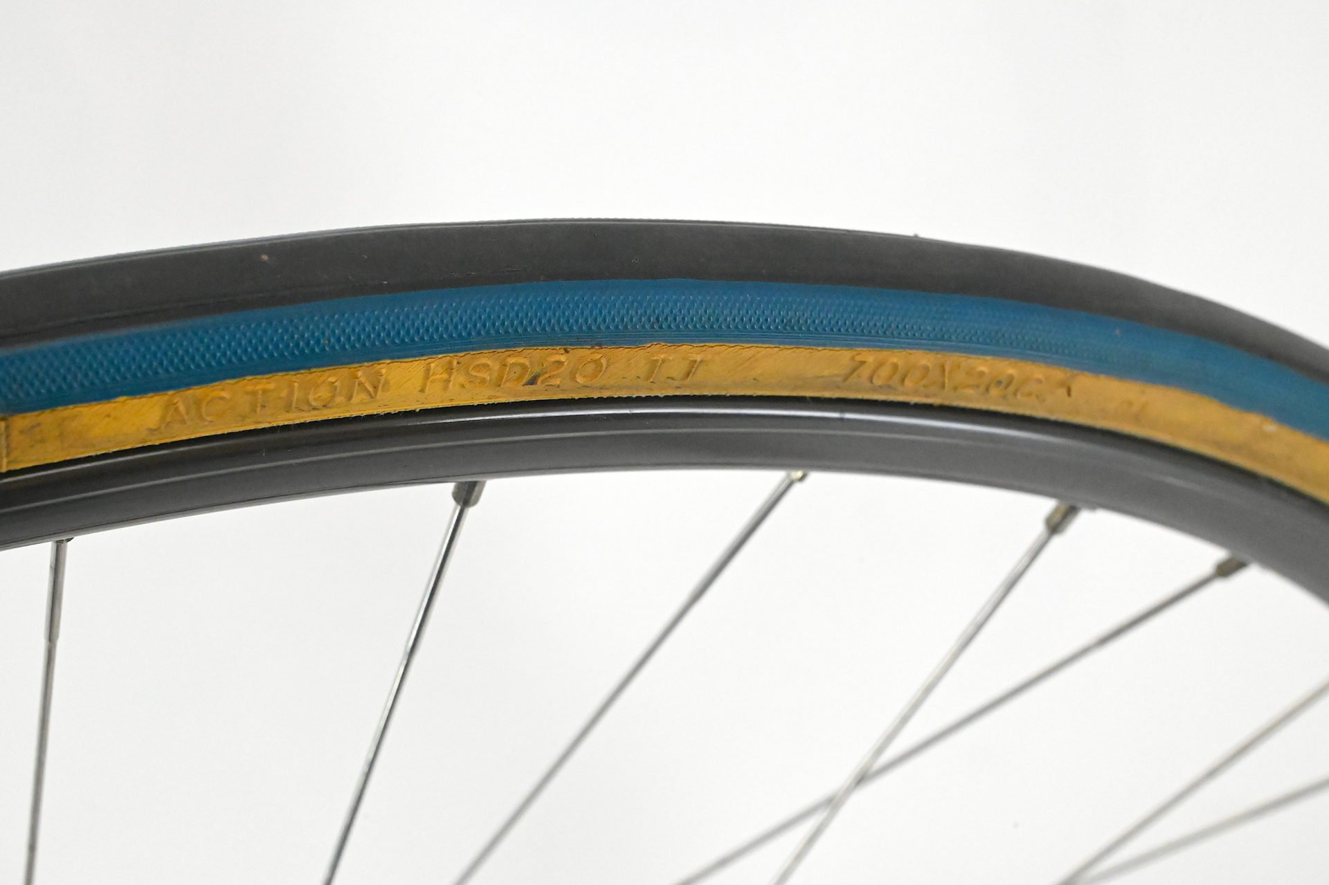 Vittoria Pro Team Action HSD20 700c x 20mm Foldable Clincher Tire - Image 4