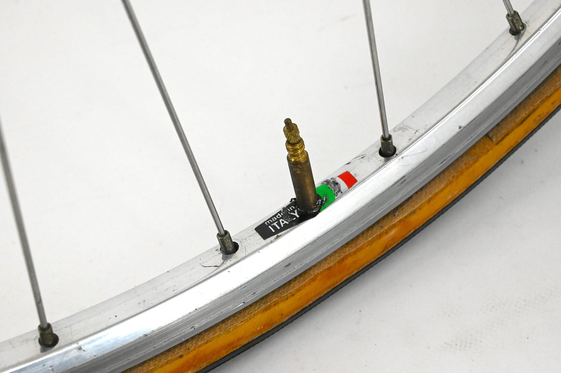 Campagnolo Super Record / Nisi Laser 26" Front Wheel TT Lopro 32 Hole 650c - Image 4