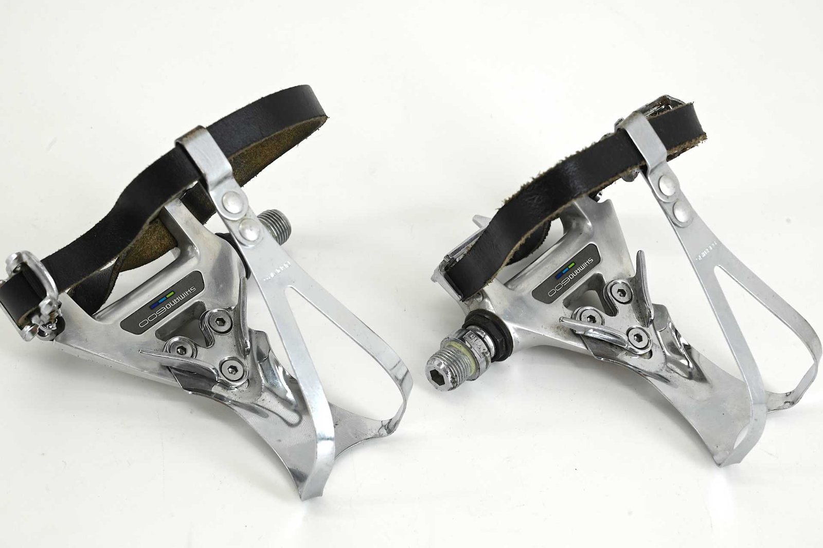 Shimano 600 Tricolor Pedals With Toe Clips and Straps - Image 5