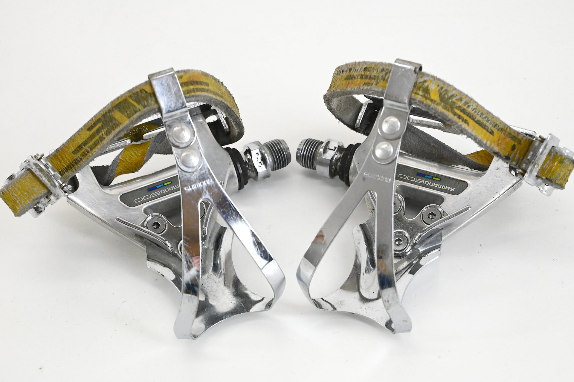 Shimano 600 Tricolor Pedals With Toe Clips and Straps