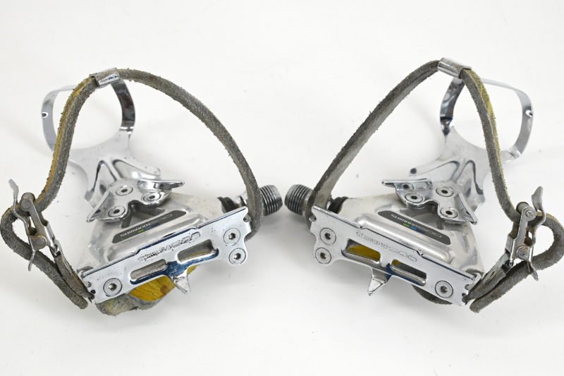 Shimano 600 Tricolor Pedals With Toe Clips and Straps - Image 3