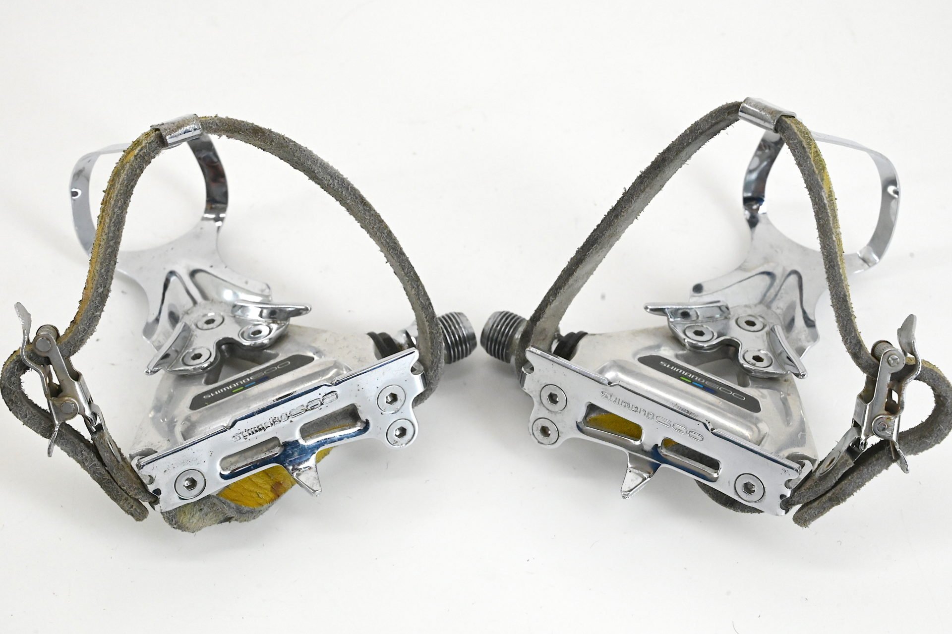 Shimano 600 Tricolor Pedals With Toe Clips and Straps