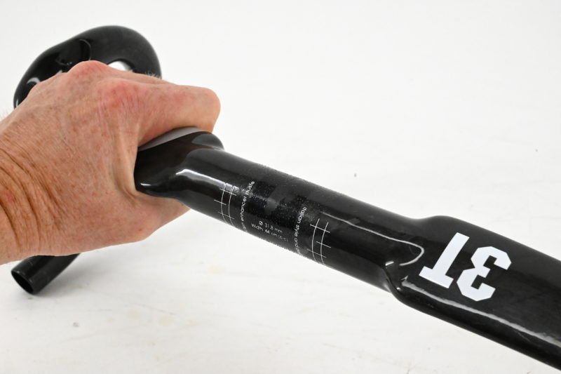 3TTT Aeronova LTD Carbon Fibre Aero Handlebar 31.8mm 44cm - Image 3
