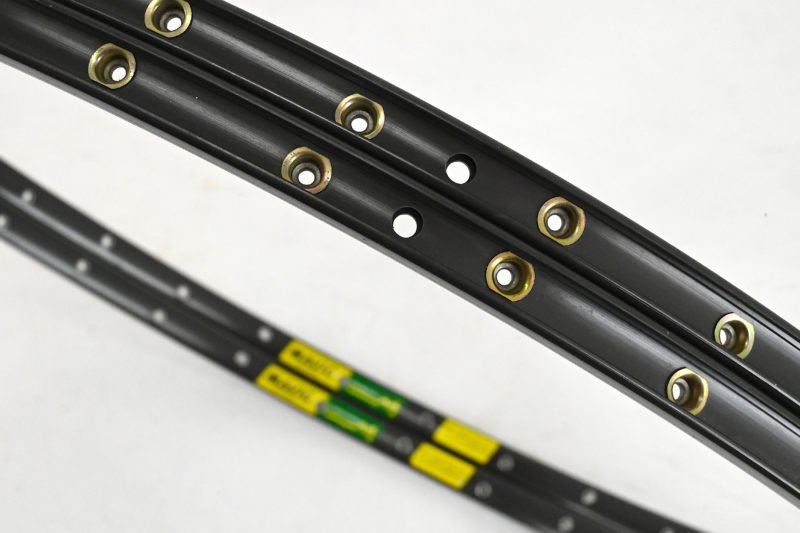 NOS Mavic MA40 Clincher Rims 32 Hole - Image 4