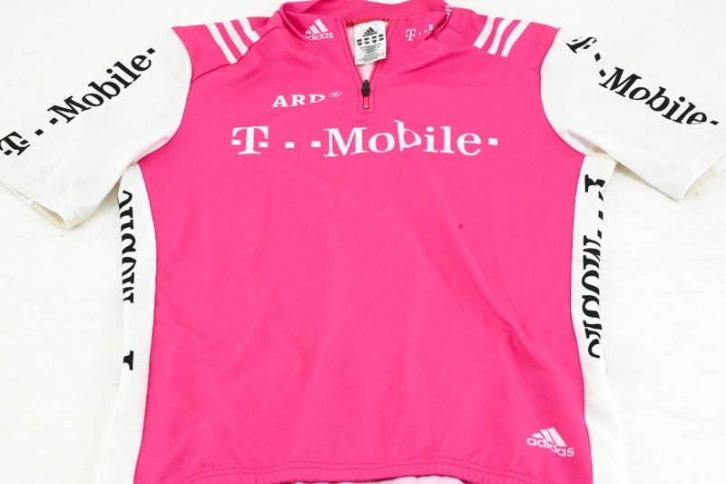 Team T-Mobile Telekom Jersey by Adidas Size 7 - Image 4