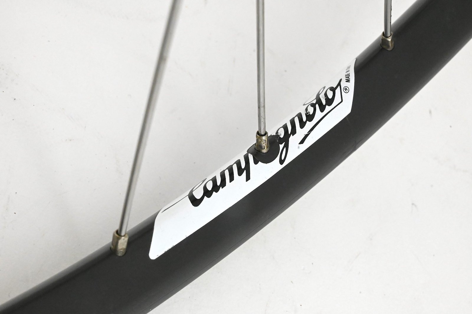 Campagnolo Chorus Wheelset With Campagnolo Omega Clincher Rims 100mm/130mm 32/36 Hole - Image 6