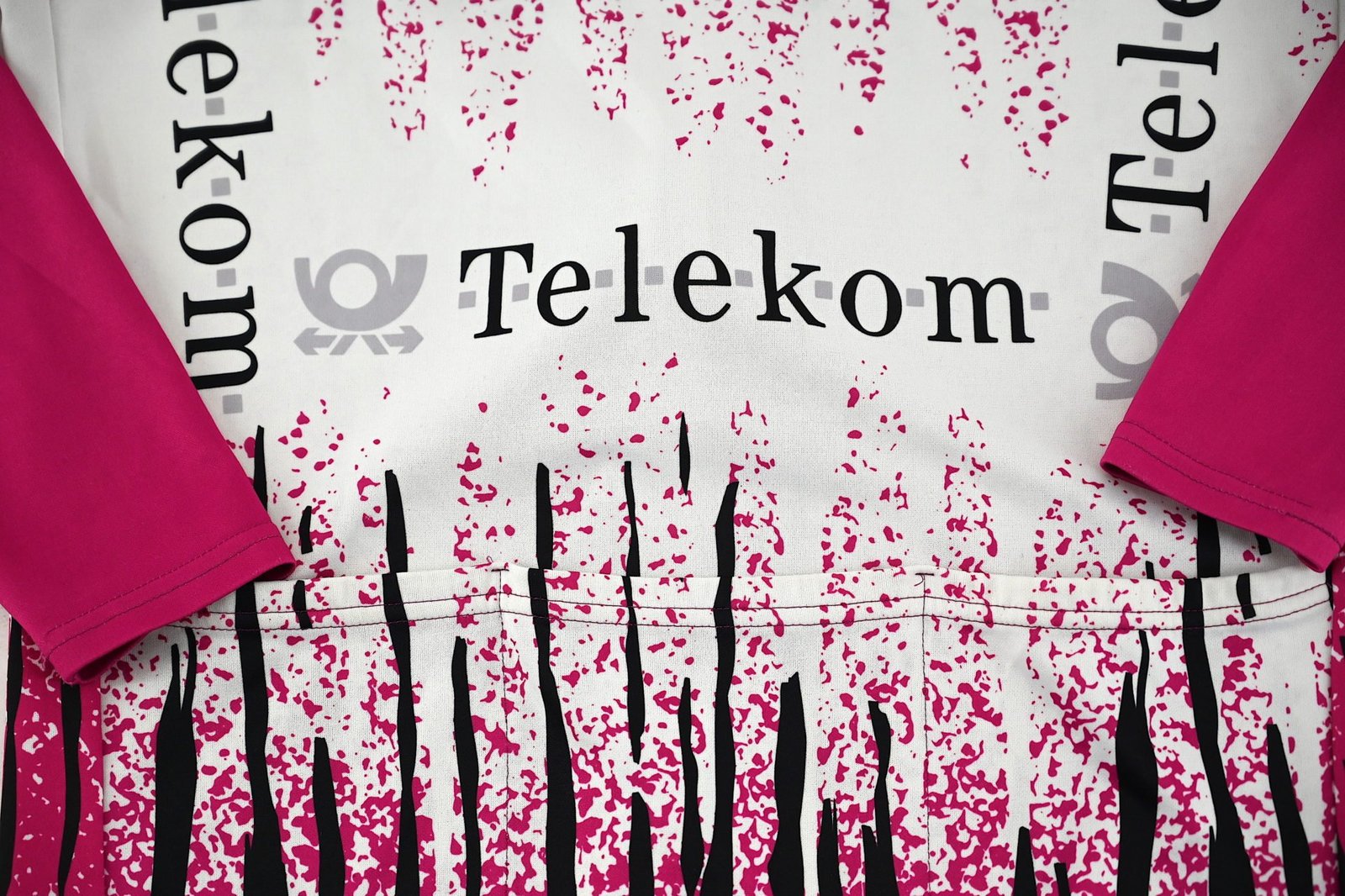 Original Team Telekom Eddy Merckx Longsleeve Jersey by Biemme Size 4 - Image 5