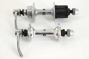 Shimano 600 Arabesque Hubs 32 Hole 100/126mm UG
