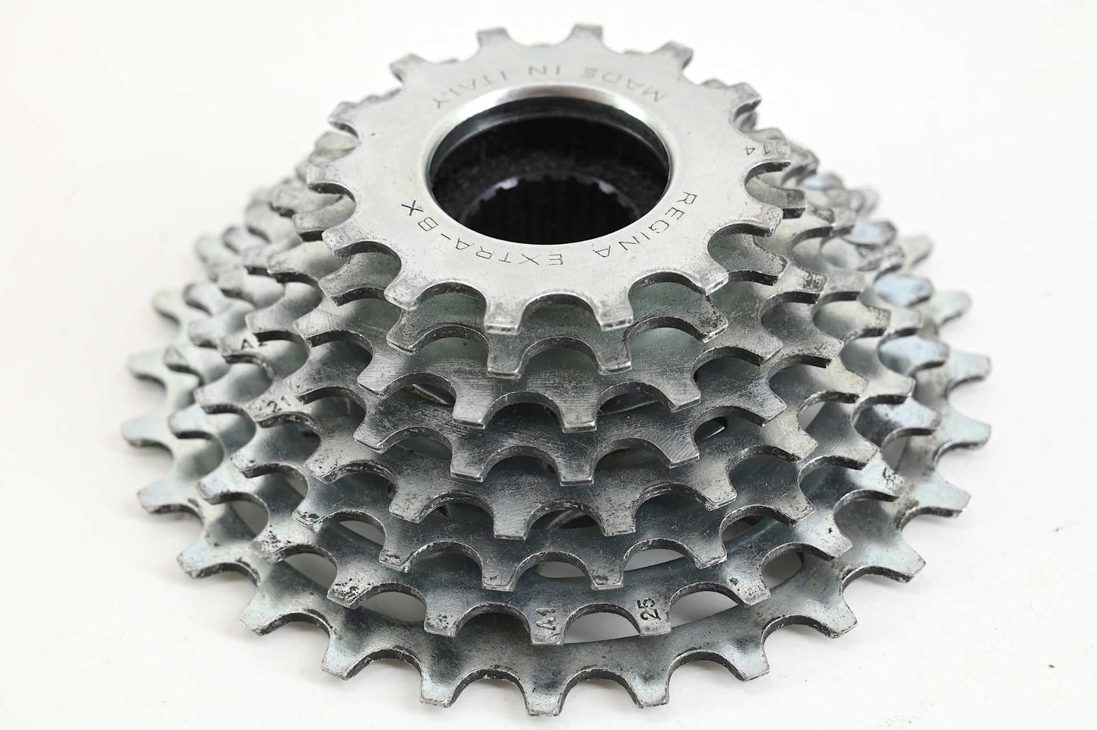 Regina Extra-BX Screw On Freewheel 8-Speed 14-28 - Image 4