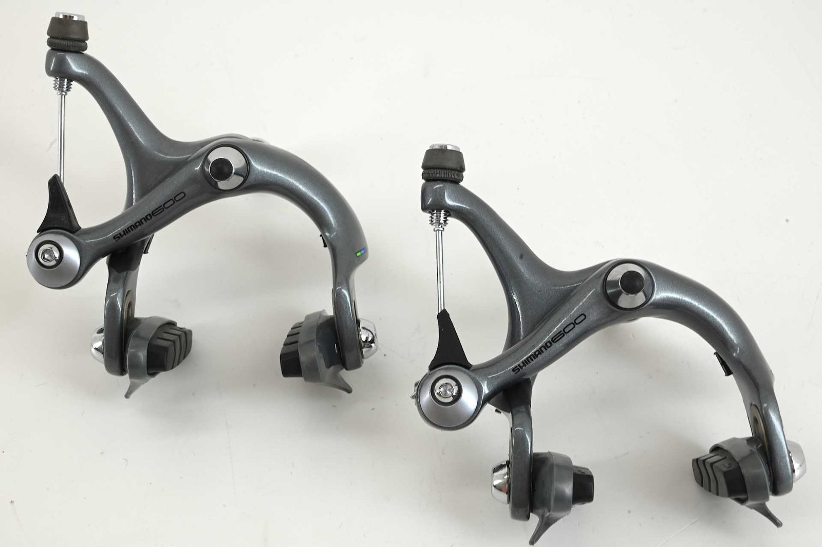 NOS/NIB Shimano 600 Tricolor Ultegra Brakes Long Axle - Image 3