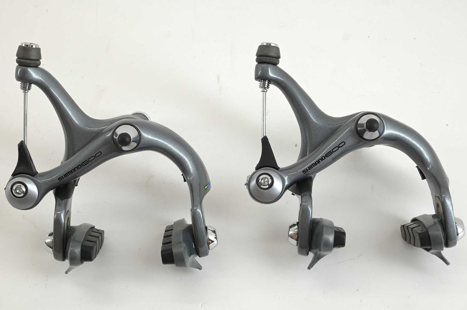 NOS/NIB Shimano 600 Tricolor Ultegra Brakes Long Axle - Image 4