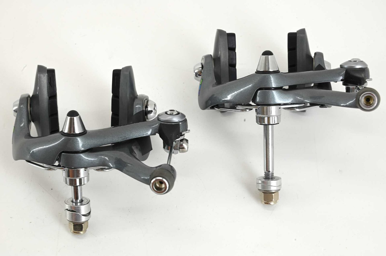 NOS/NIB Shimano 600 Tricolor Ultegra Brakes Long Axle - Image 7