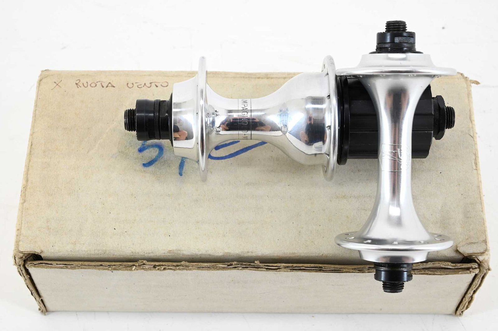 NOS Campagnolo Vento Hubs 20 Hole 100/130mm 8-Speed - Image 2