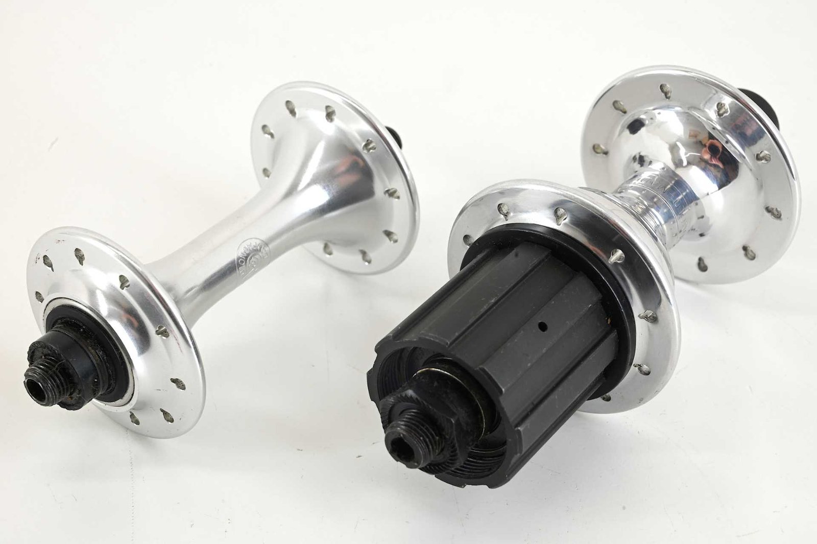 NOS Campagnolo Vento Hubs 20 Hole 100/130mm 8-Speed - Image 7